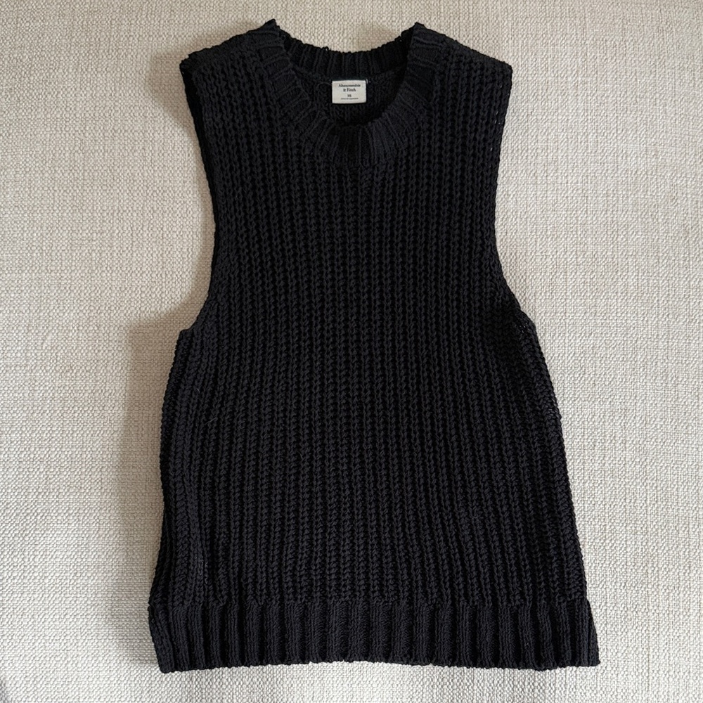 Abercrombie & Fitch Black Knit Sleeveless Sweater